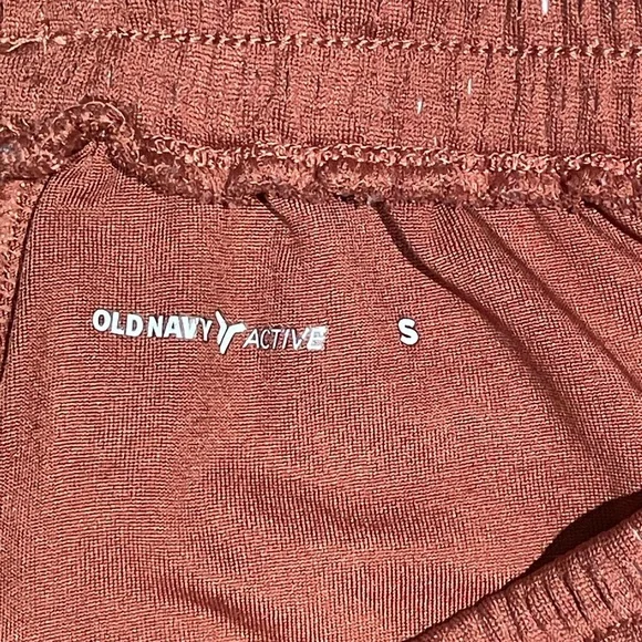 ‼️SOLD‼️Old Navy Active size small orange shorts - Picture 4 of 5